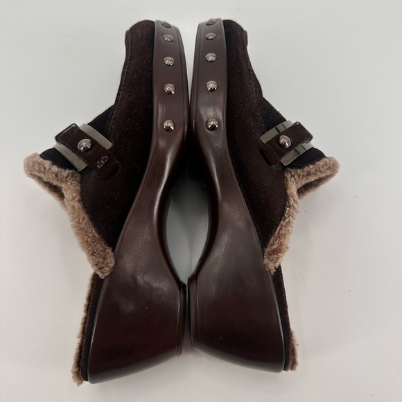 Stuart Weitzman Brown Suede Mules with Fur Trim - Picture 5 of 7
